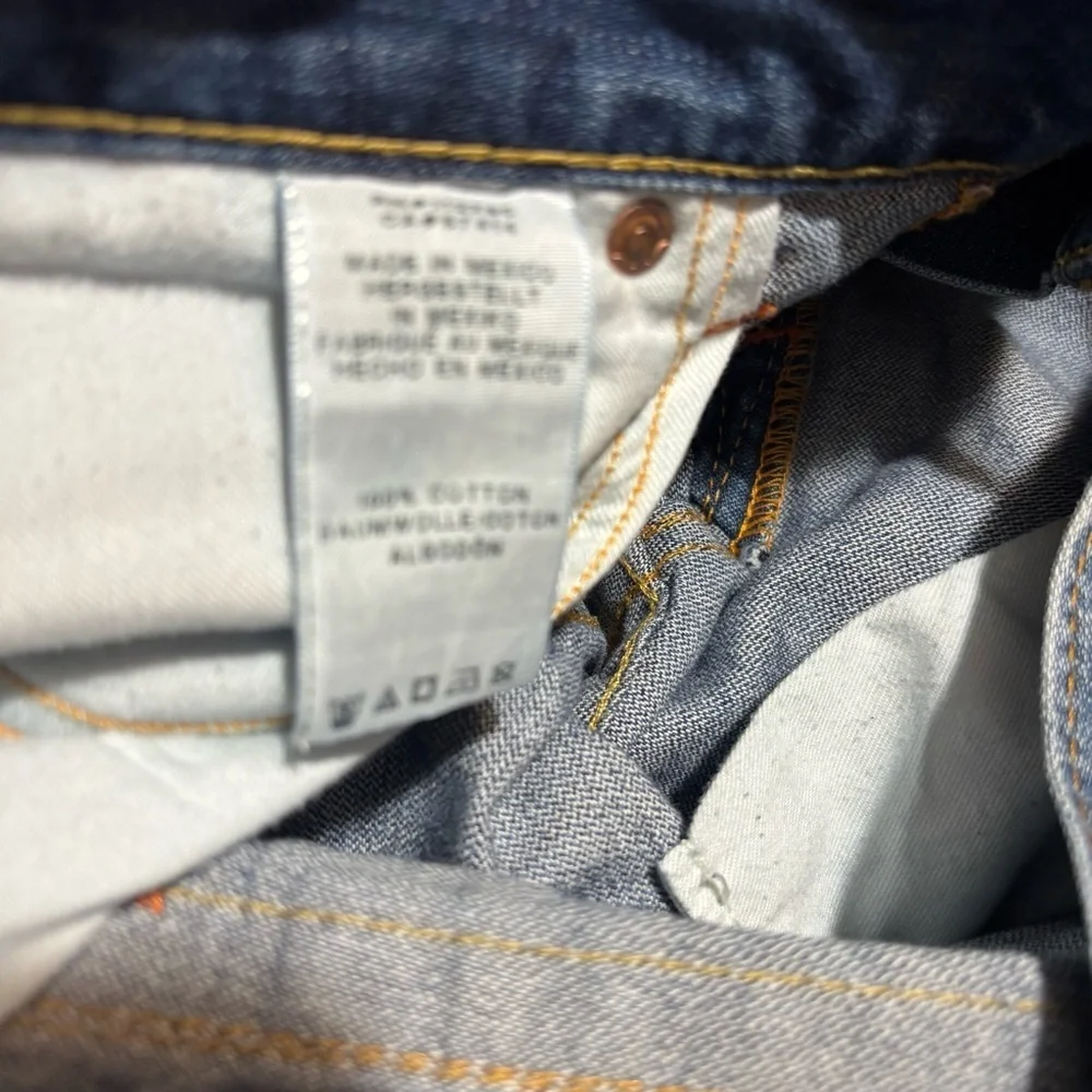 True Religion Medium Wash Straight Leg Men's Jeans size 36
